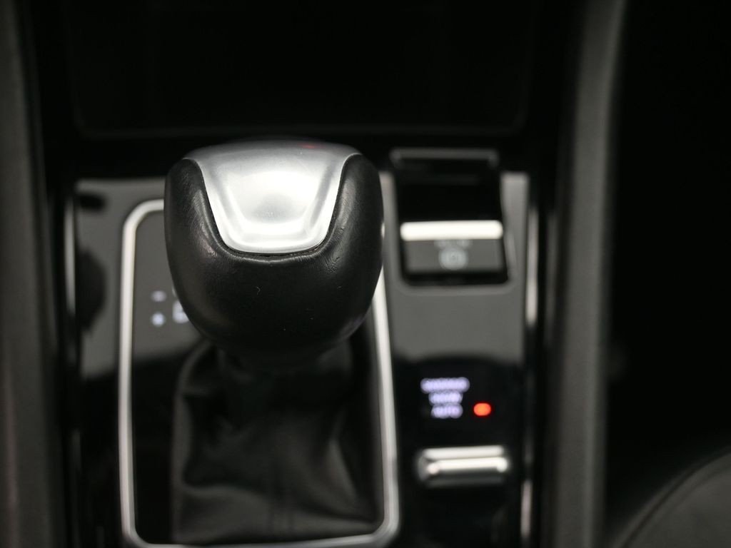 Used 2023 Bright White Clearcoat Jeep Limited image 15