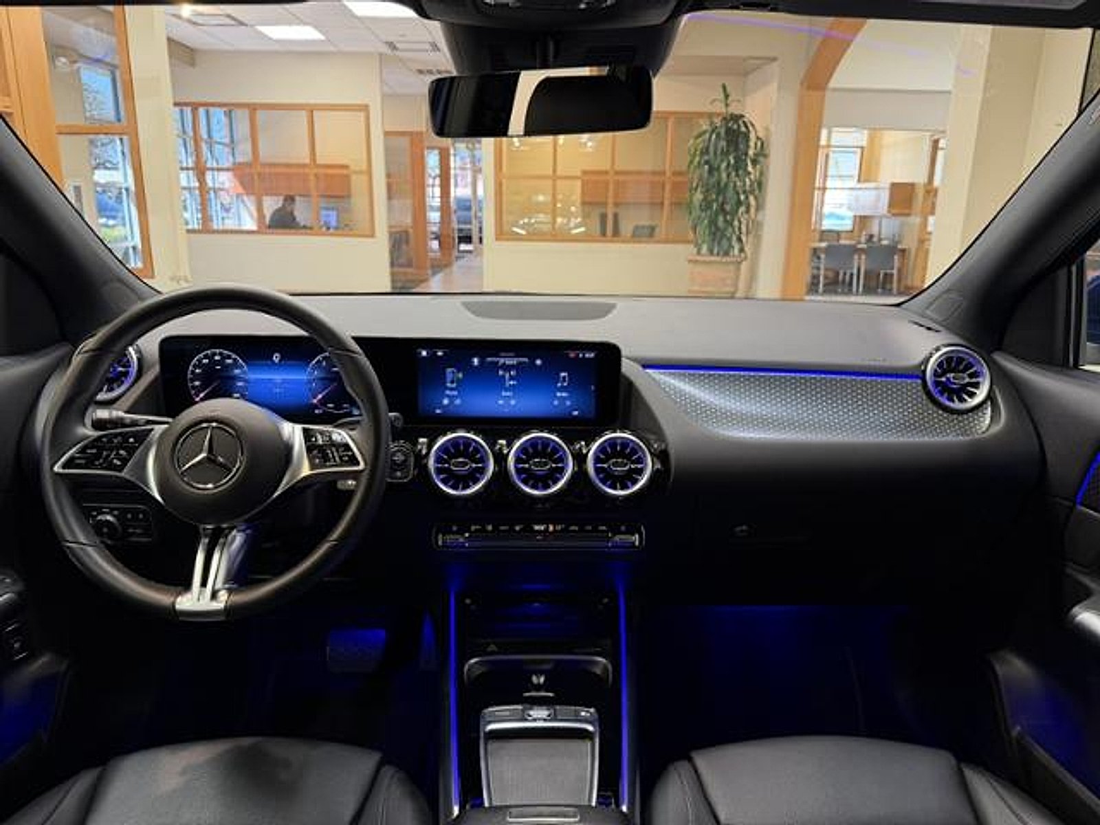 Certified Used 2025 Starling Blue Metallic Mercedes-Benz 4MATIC® image 11