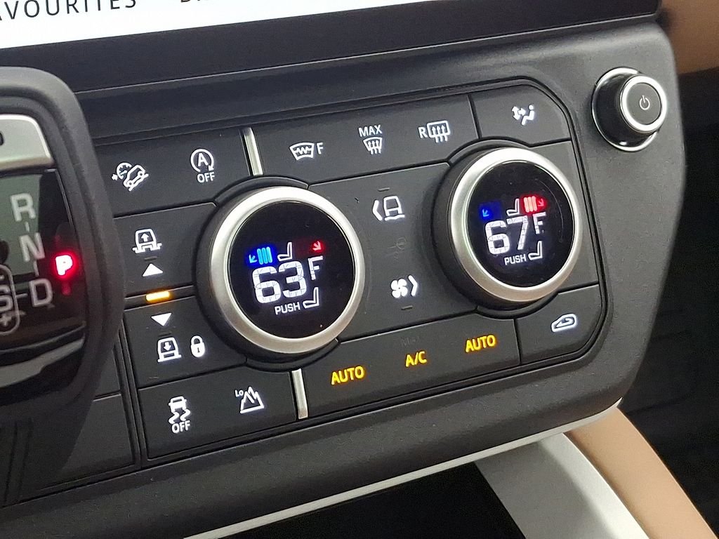 New 2026 Woolstone Green Land Rover X-Dynamic SE image 12