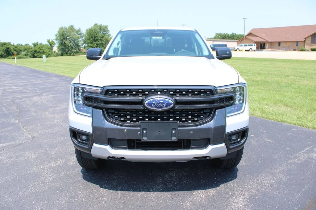 New 2026 Avalanche Ford XLT image 2