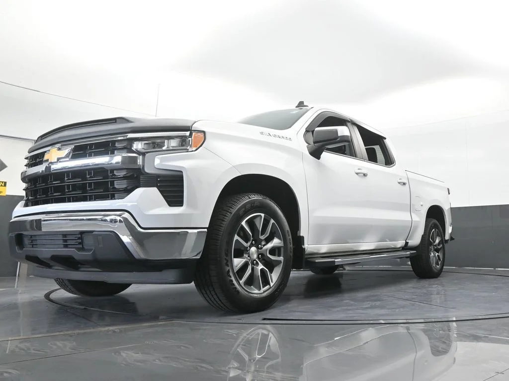Used 2022 Summit White Chevrolet LT image 55