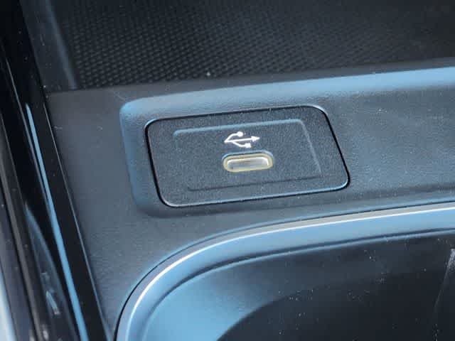 New 2026 Polar White Mercedes-Benz GLA 250 image 30