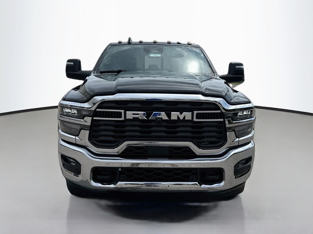 New 2026 Diamond Black Crystal Pearl-Coat Exterior Paint RAM Tradesman image 2