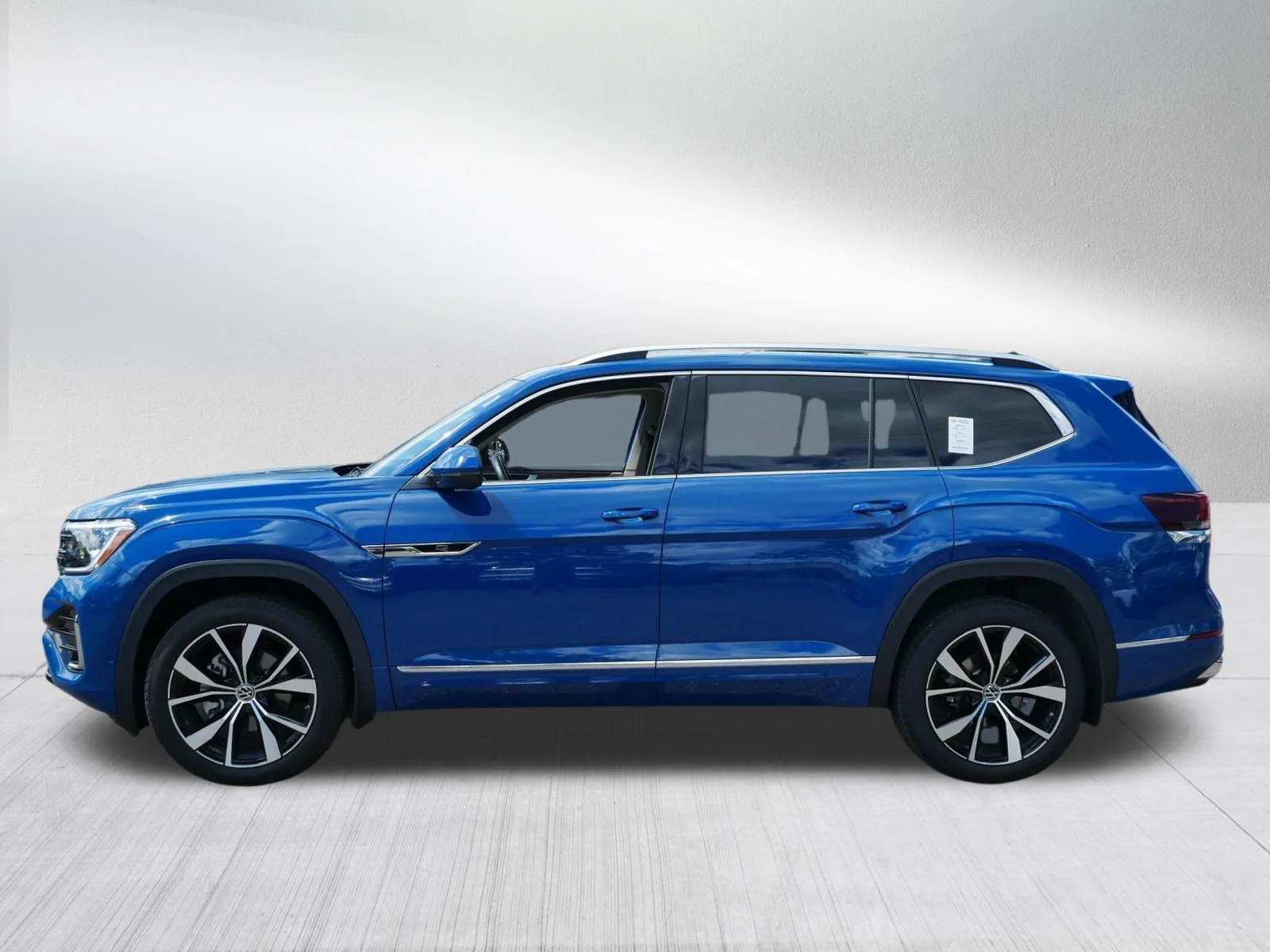Used 2025 Mountain Lake Blue Metallic Volkswagen 2.0T SEL Premium R-Line image 4