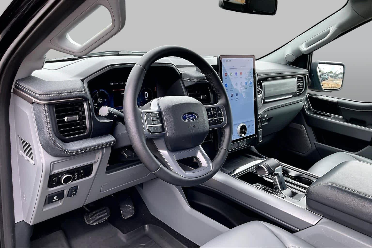 Used 2025 Agate Black Metallic Ford Flash image 20