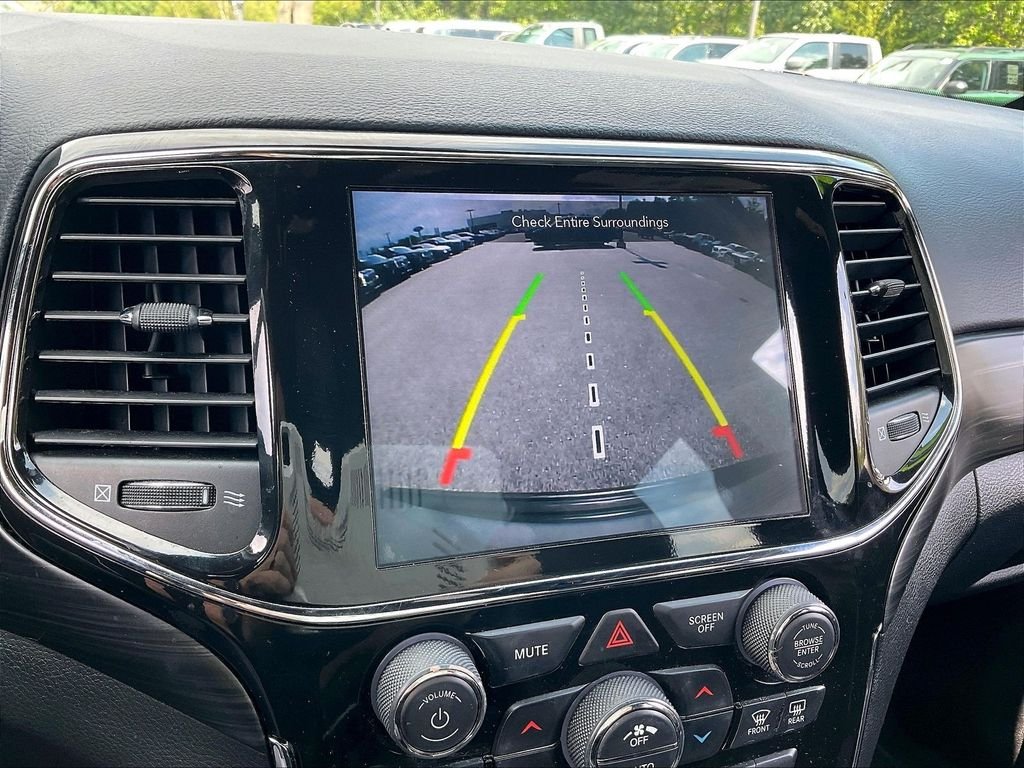 Used 2021 Sting-Gray Clearcoat Jeep Laredo X image 18