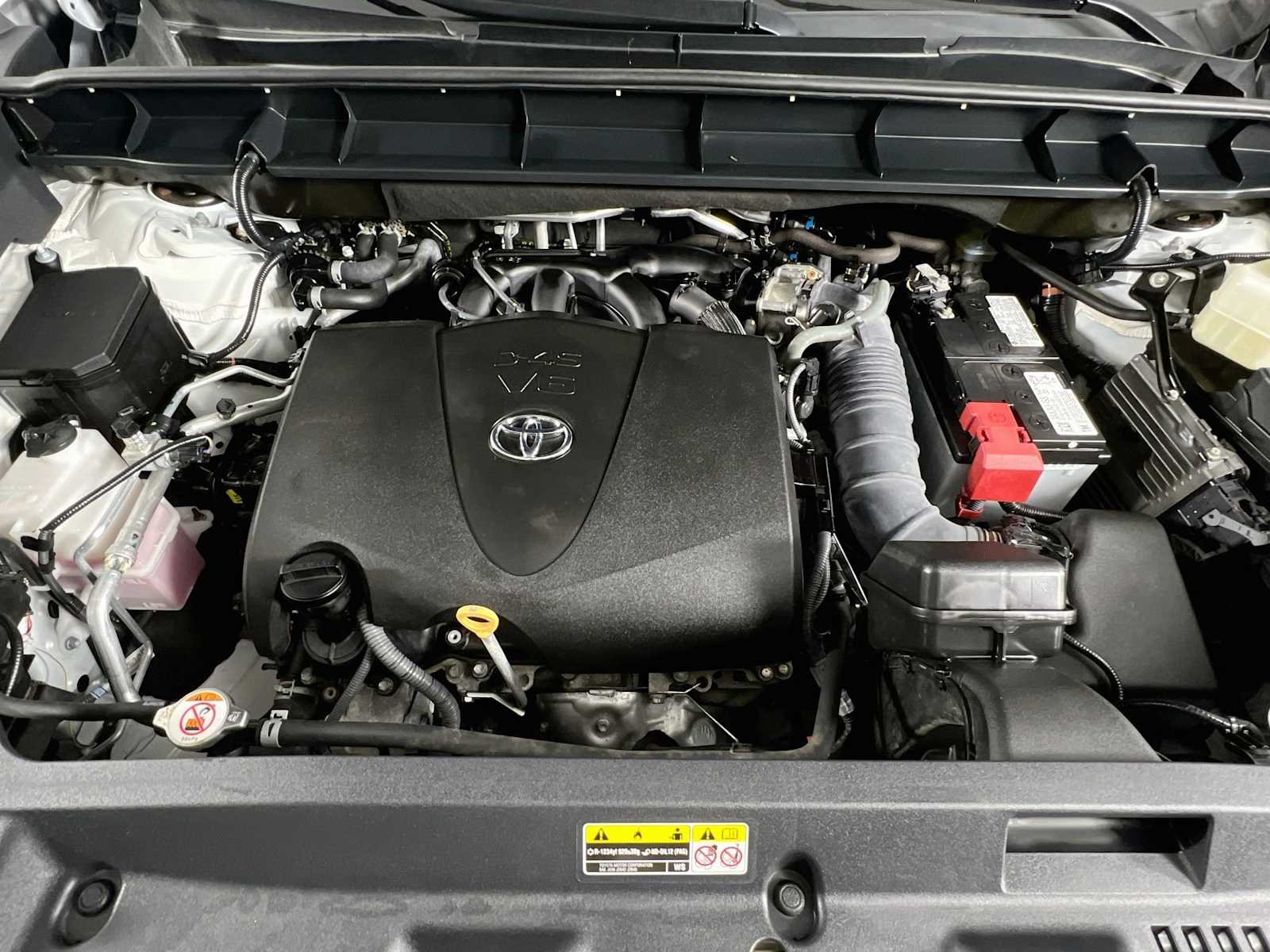 Used 2021 Blizzard Pearl Toyota XLE image 31