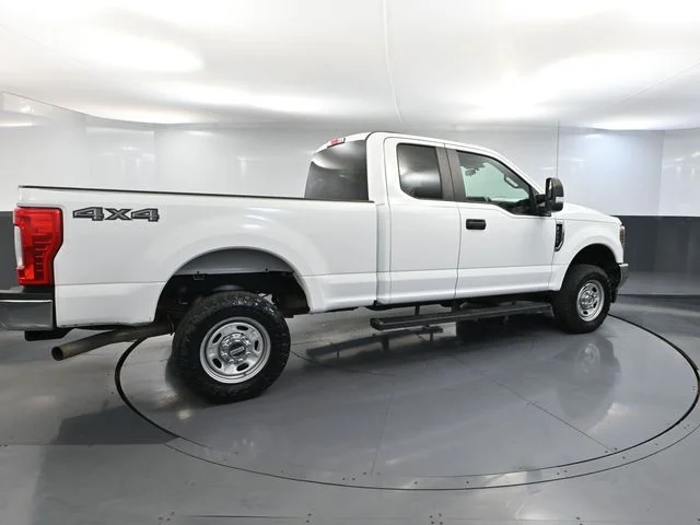 Used 2019 White Ford XL image 4