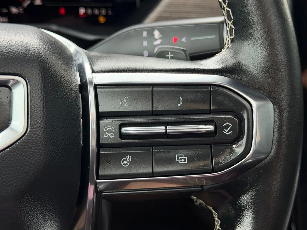 Used 2025 Black GMC Denali image 18