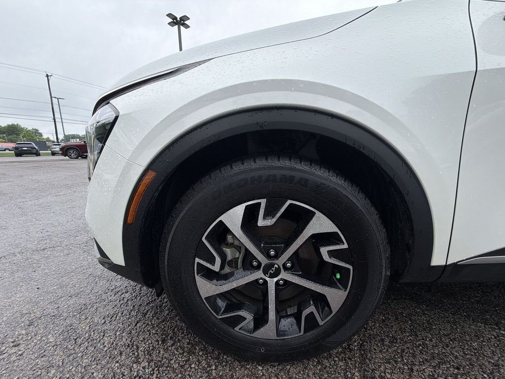 Used 2023 White Kia EX image 10