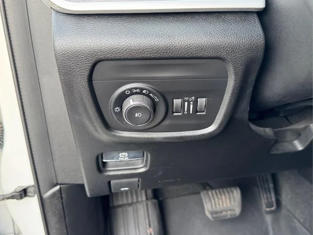 Used 2021 White Jeep Limited image 18