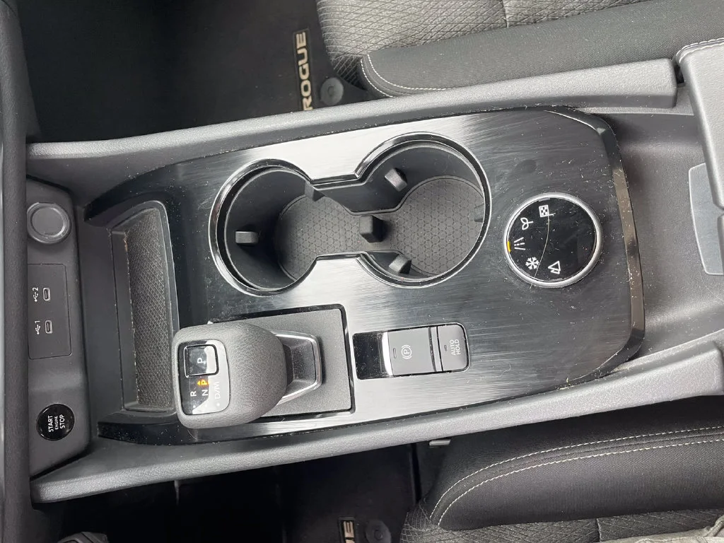 Used 2024 Silver Nissan SV image 10