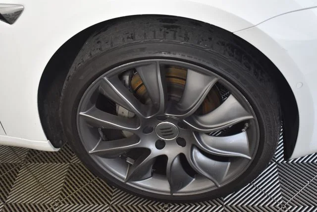 Used 2018 White Tesla Long Range image 12