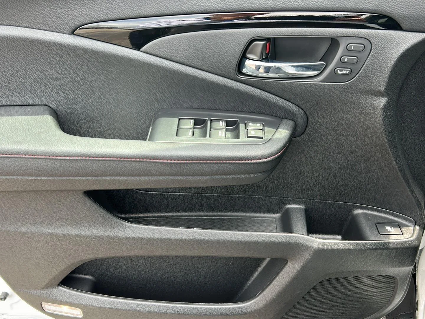 New 2026 Platinum White Pearl Honda Black Edition image 15