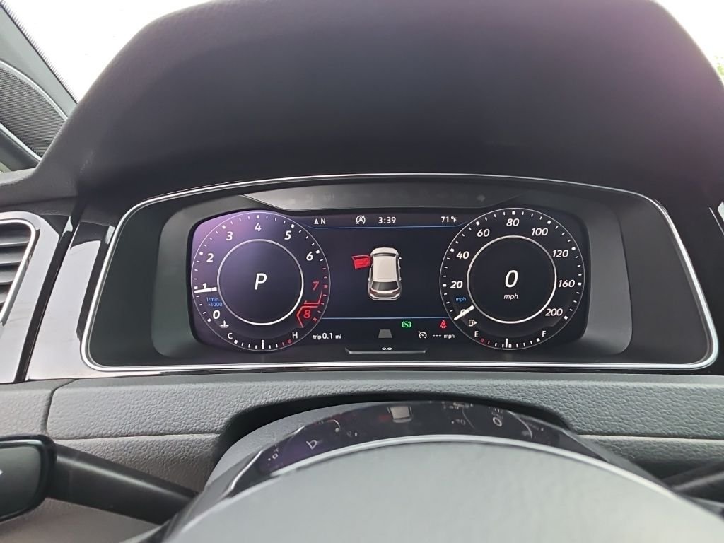Used 2018  Volkswagen DCC & Navigation 4Motion image 14