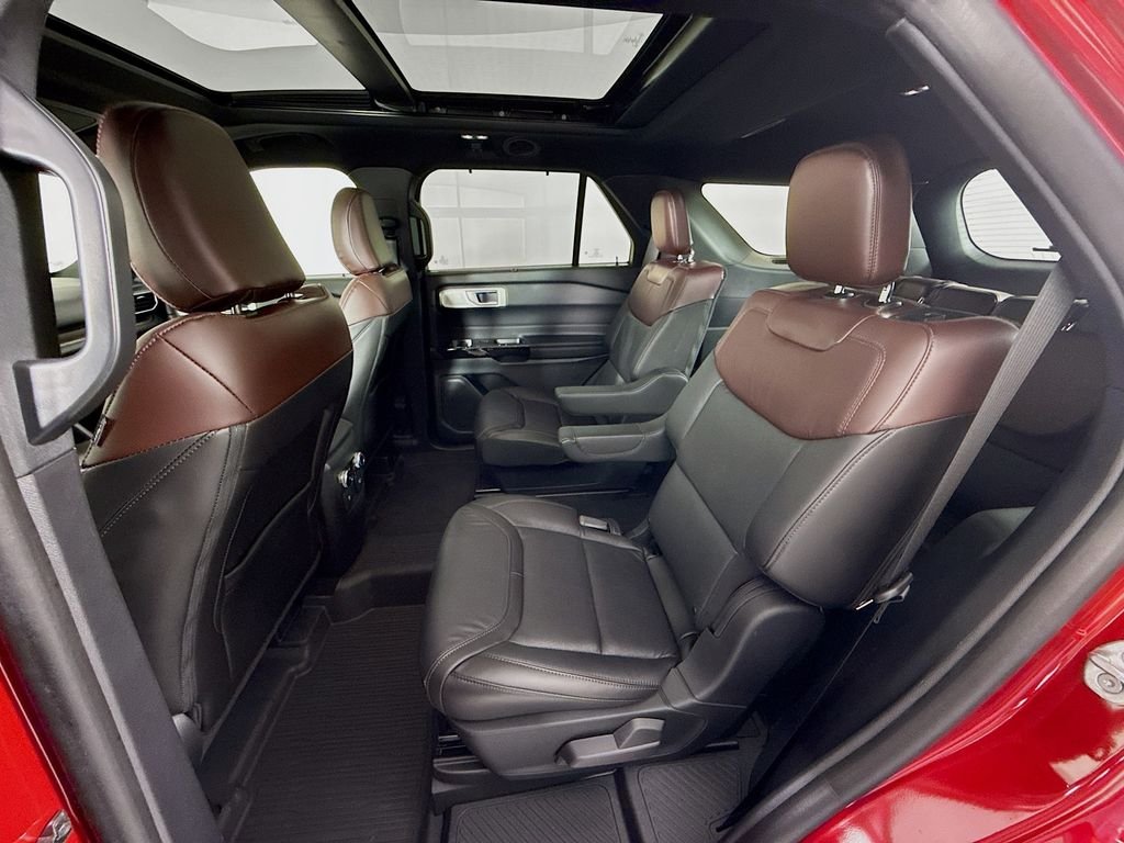 Used 2023 Red Ford Platinum image 26