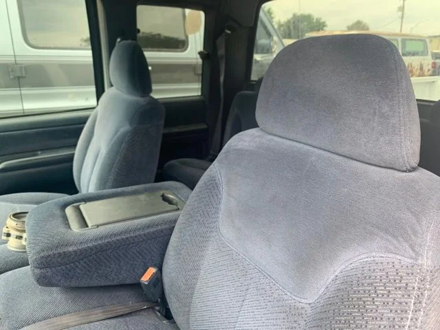 Used 1996  Chevrolet Base image 4