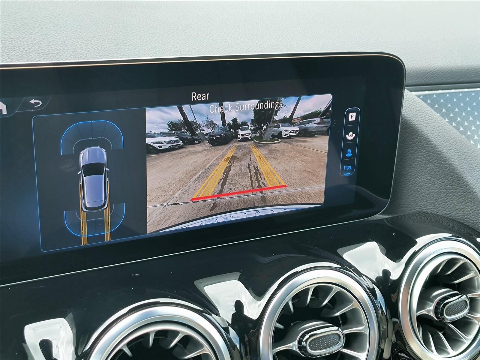 Used 2025 WHITE Mercedes-Benz GLA 250 image 28