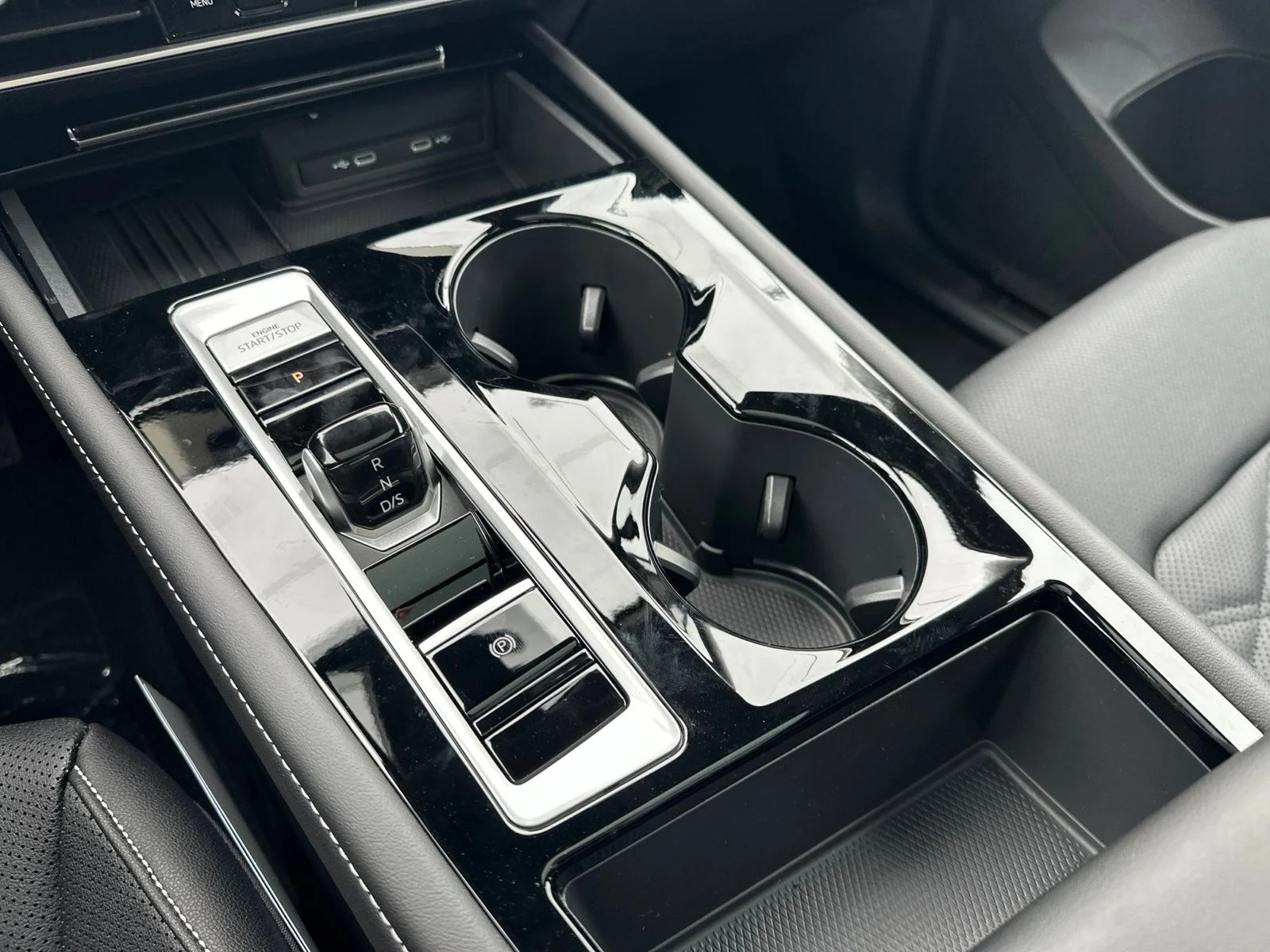New 2026 Black Volkswagen 2.0T SE w/Technology image 61