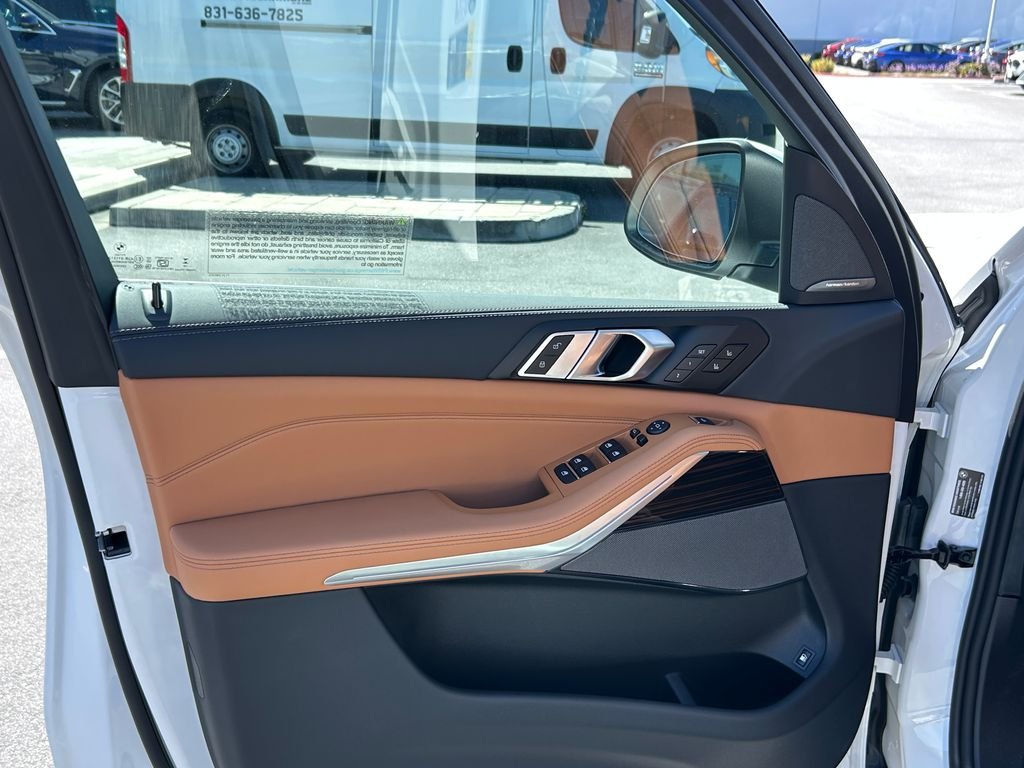 New 2026 Mineral White Metallic BMW xDrive50e image 11
