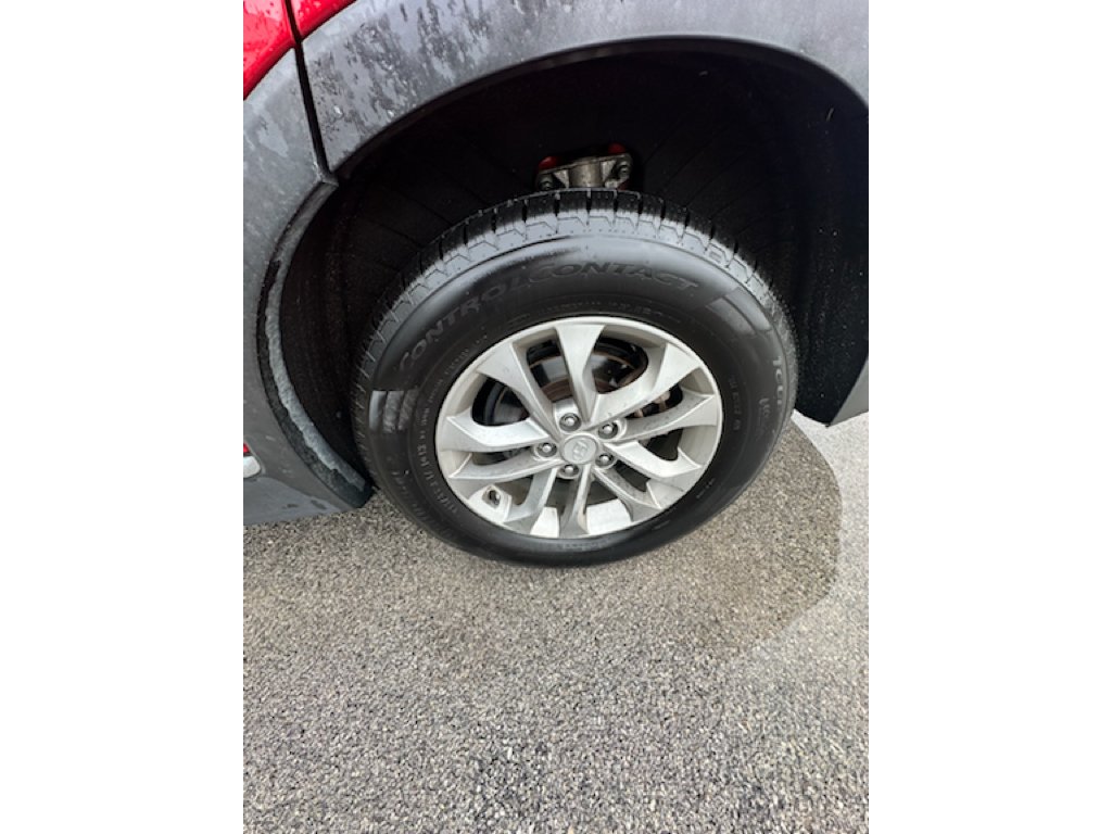 Used 2019 Scarlet Red Hyundai SE image 1