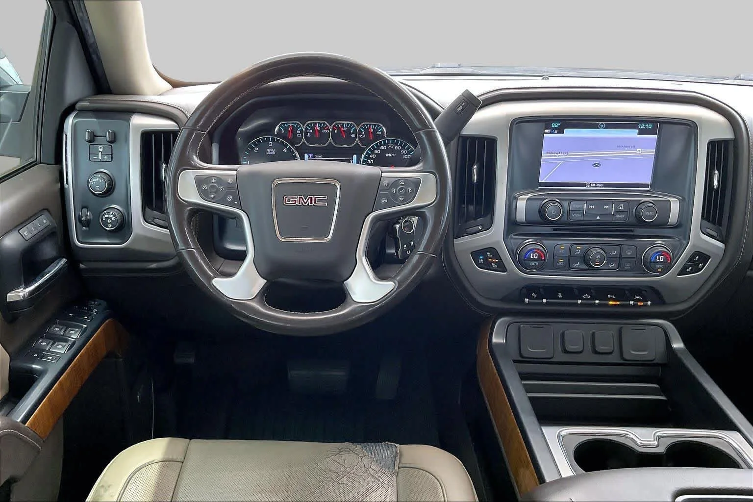 Used 2018 White Frost Tricoat GMC SLT image 6