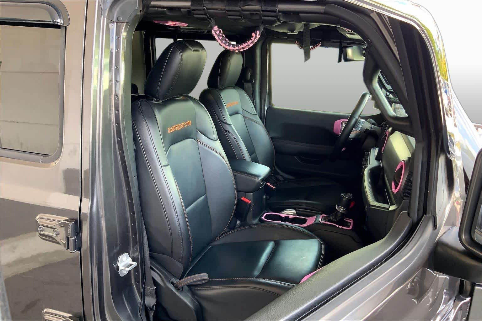 Used 2021 Granite Crystal Metallic Clearcoat Jeep Mojave image 9