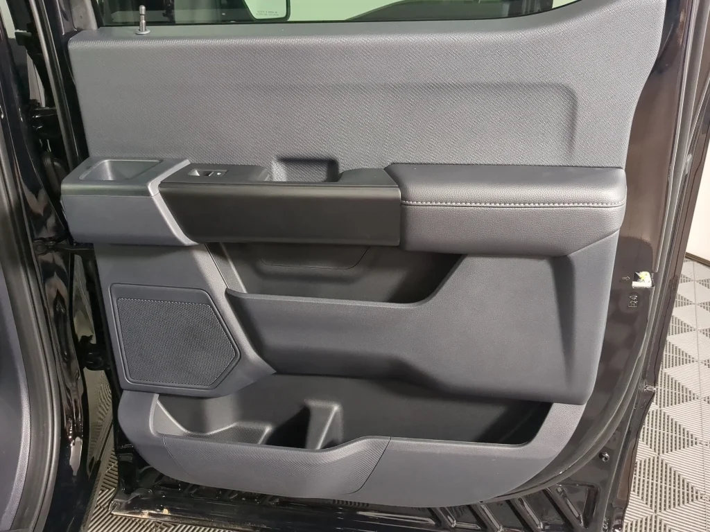 New 2026 AGATE BLACK METALLIC Ford STX image 19