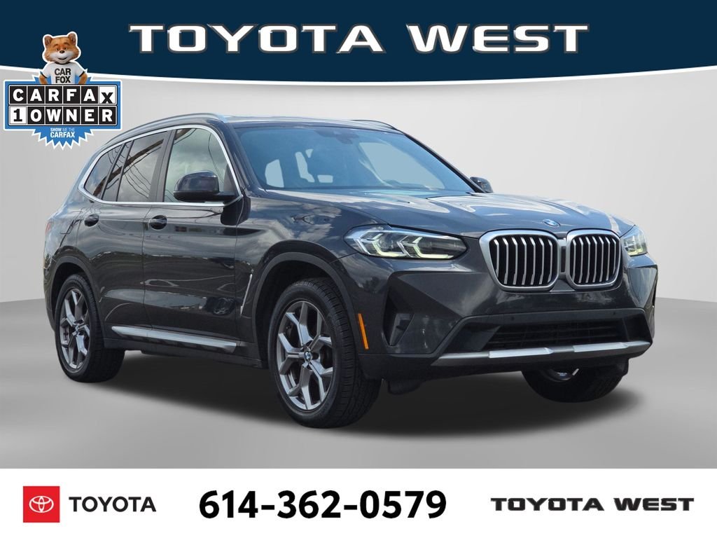 Used 2024 Gray BMW xDrive30i image 4