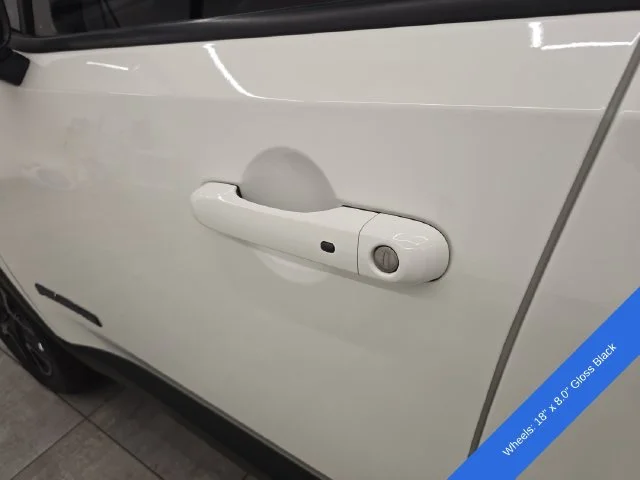 Used 2023 Alpine White Clearcoat Jeep Altitude image 18