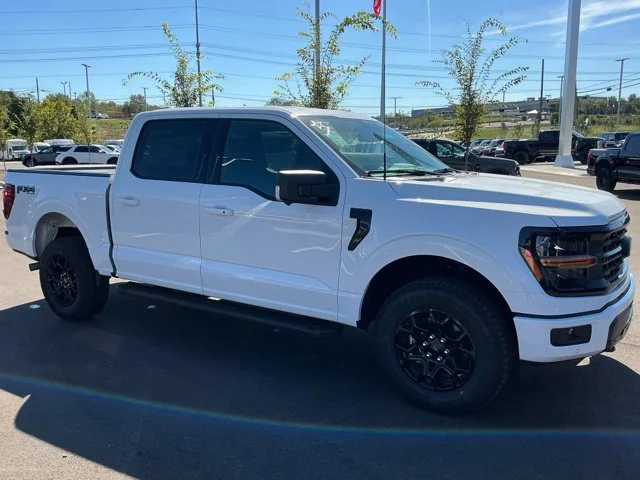 New 2026 Oxford White Ford XLT image 12