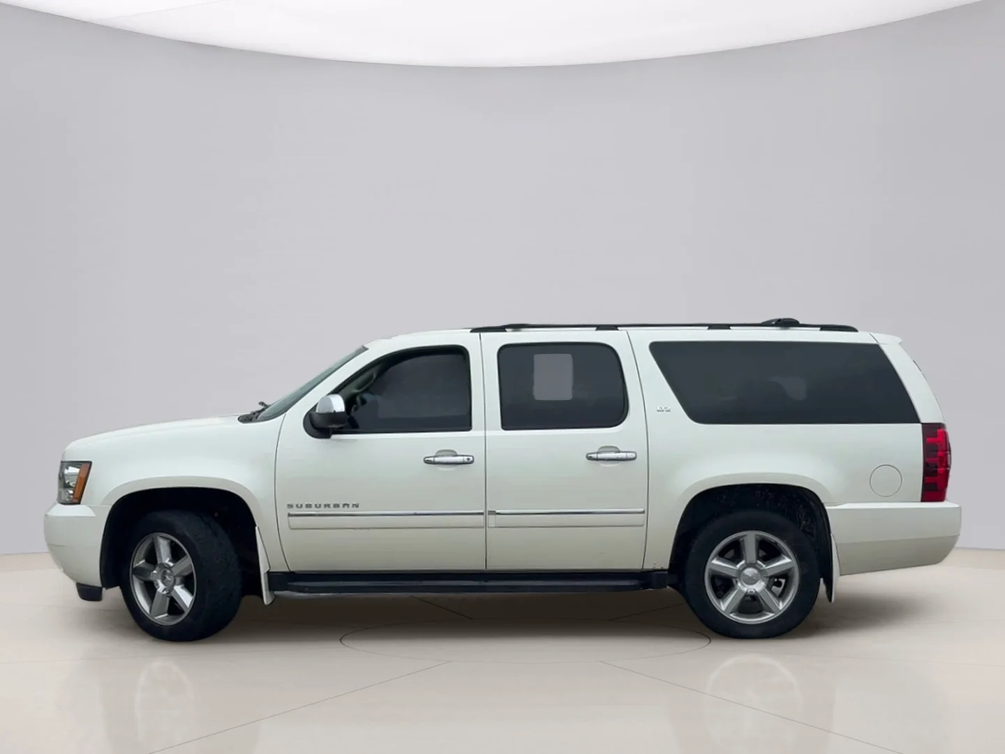 Used 2014 White Chevrolet LTZ image 2