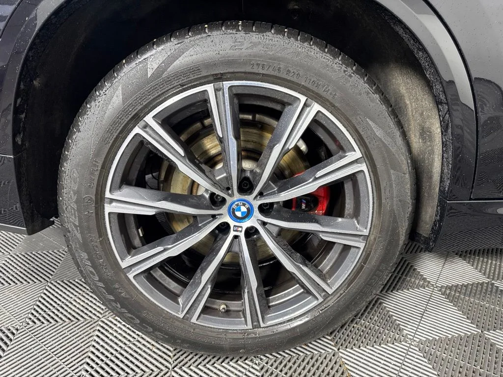 Used 2022 Black BMW xDrive45e image 11