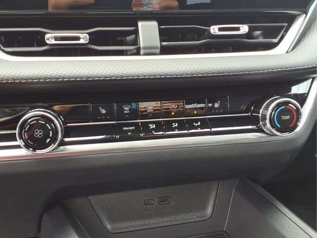 New 2027 Mosaic Black Metallic Chevrolet LT image 6