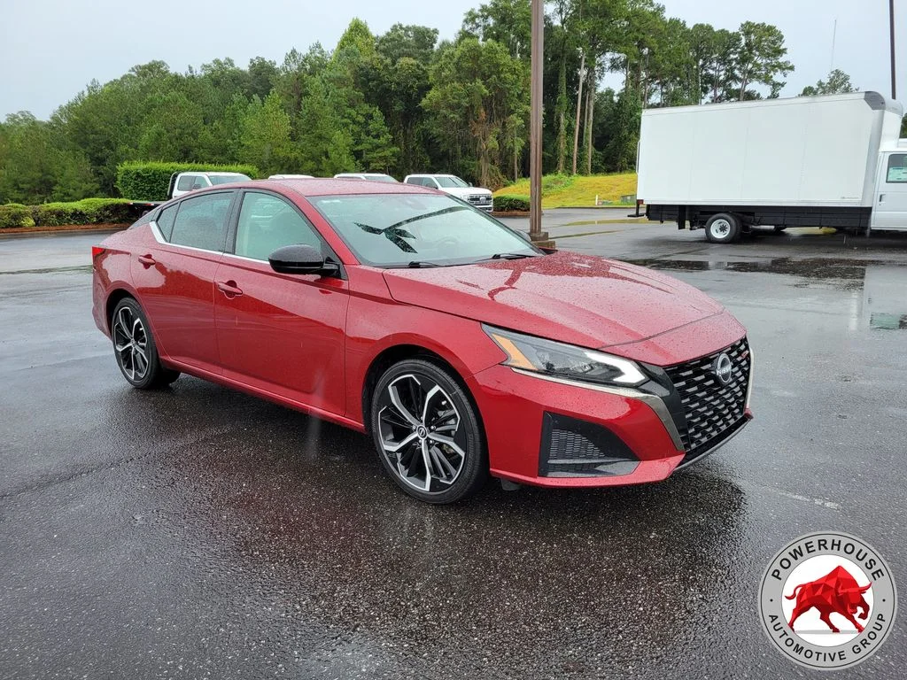Used 2024 Red Nissan 2.5 SR image 9