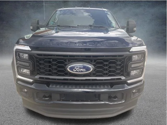 Used 2024 Blue Ford XLT image 3