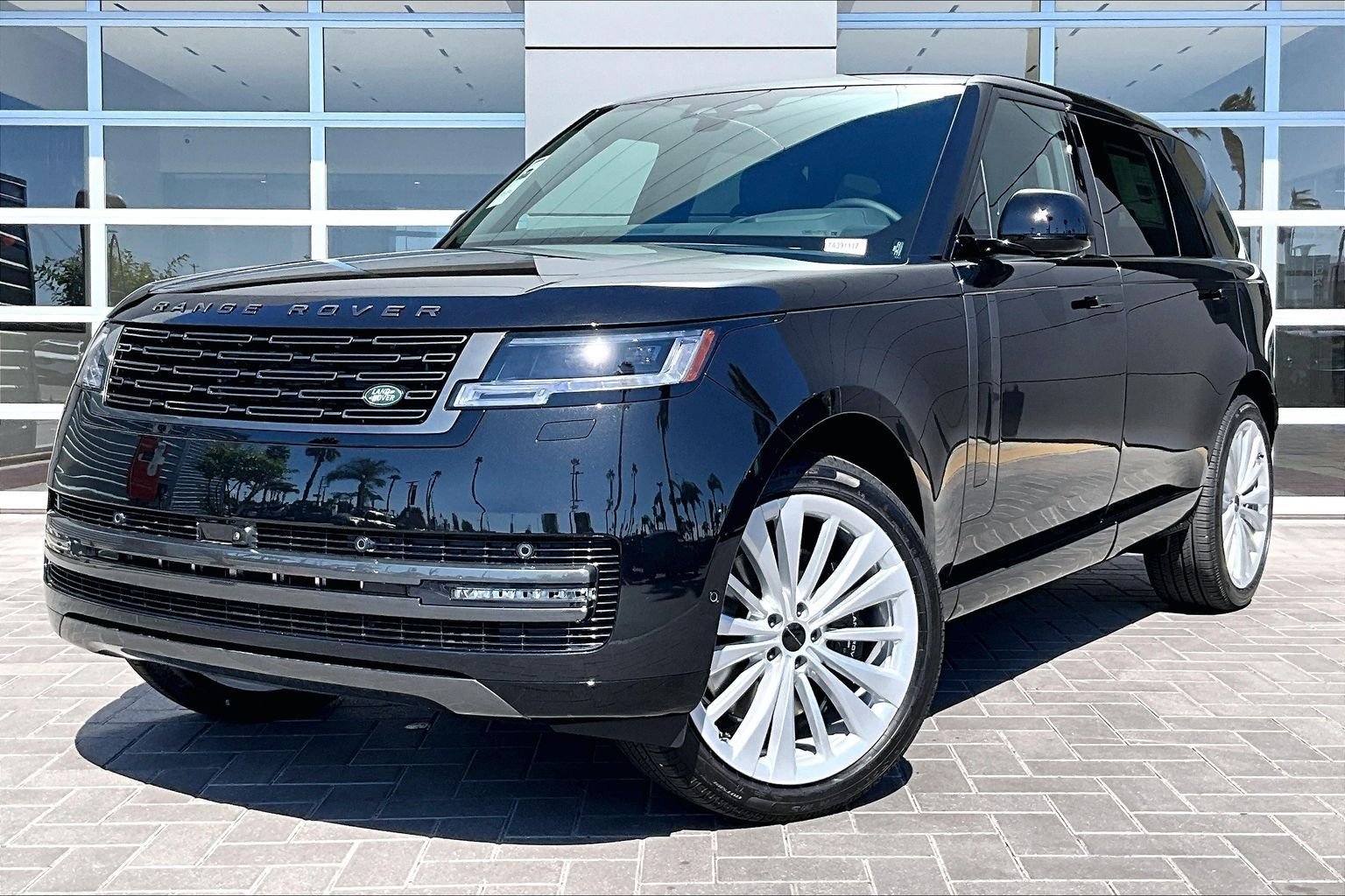 New 2026 Santorini Black Land Rover SE image 1