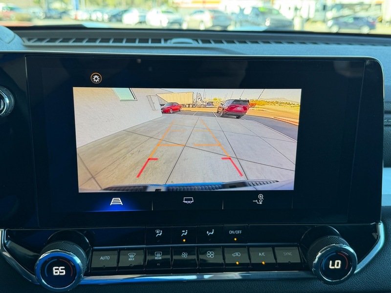 2023 Chevrolet Colorado LT - Photo 11