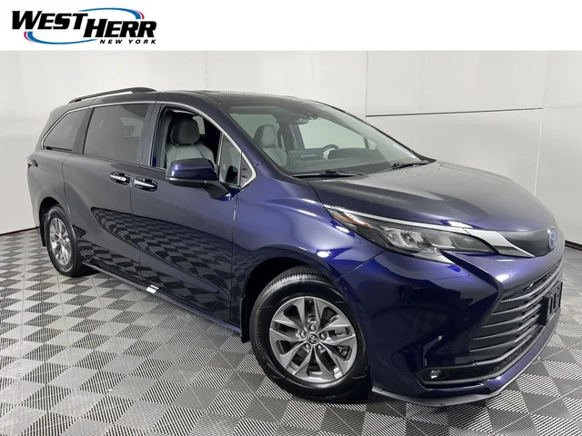 2025 Toyota Sienna XLE 7-Passenger