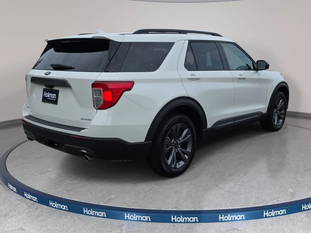 Certified Used 2023 White Metallic Ford XLT image 5