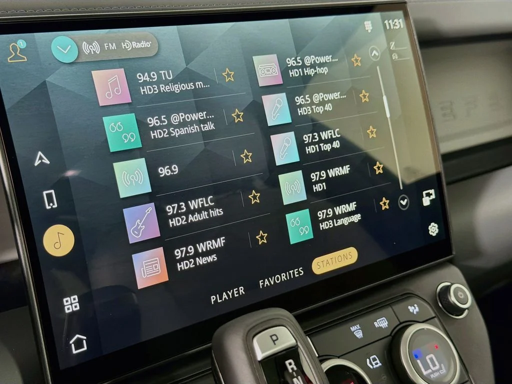 New 2026 Tasman Blue Land Rover X-Dynamic SE image 15