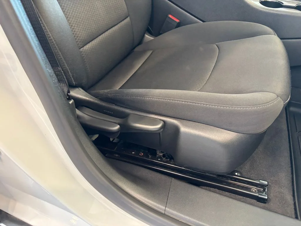 Used 2020 White Chevrolet LS image 21