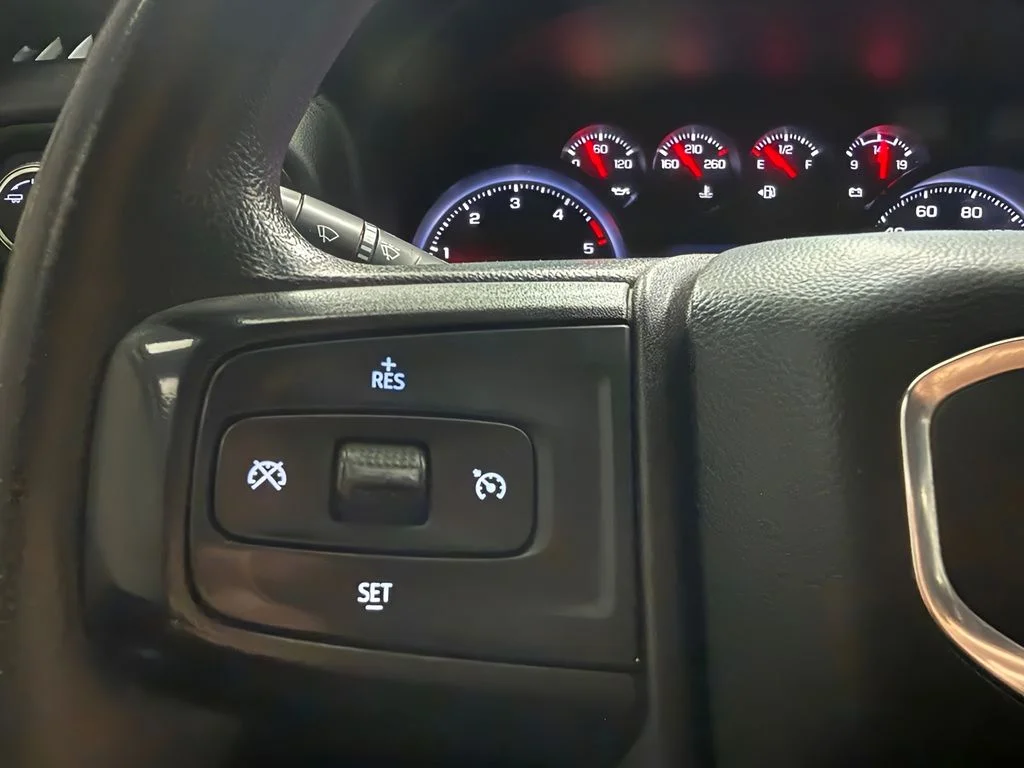 Used 2020 Silver GMC Base image 17
