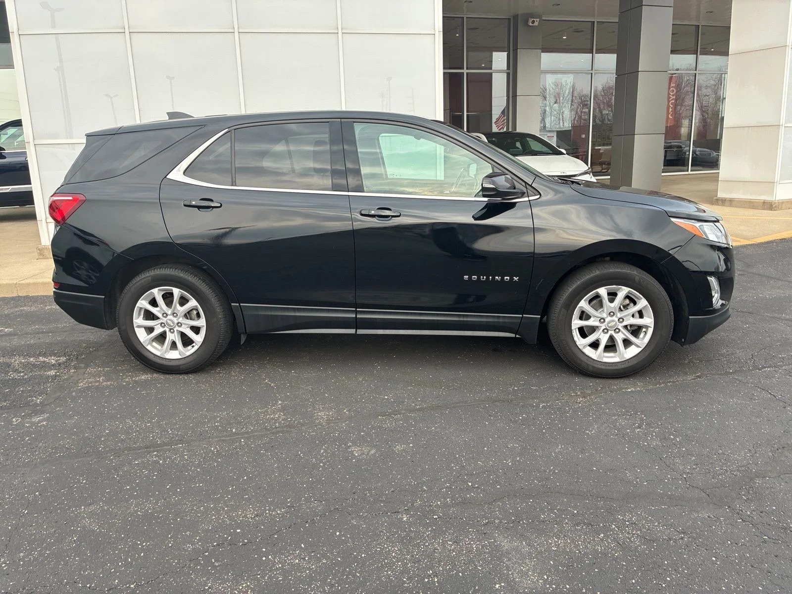 Used 2019 Chevrolet Equinox LT with VIN 3GNAXKEVXKL386309 for sale in Warsaw, IN