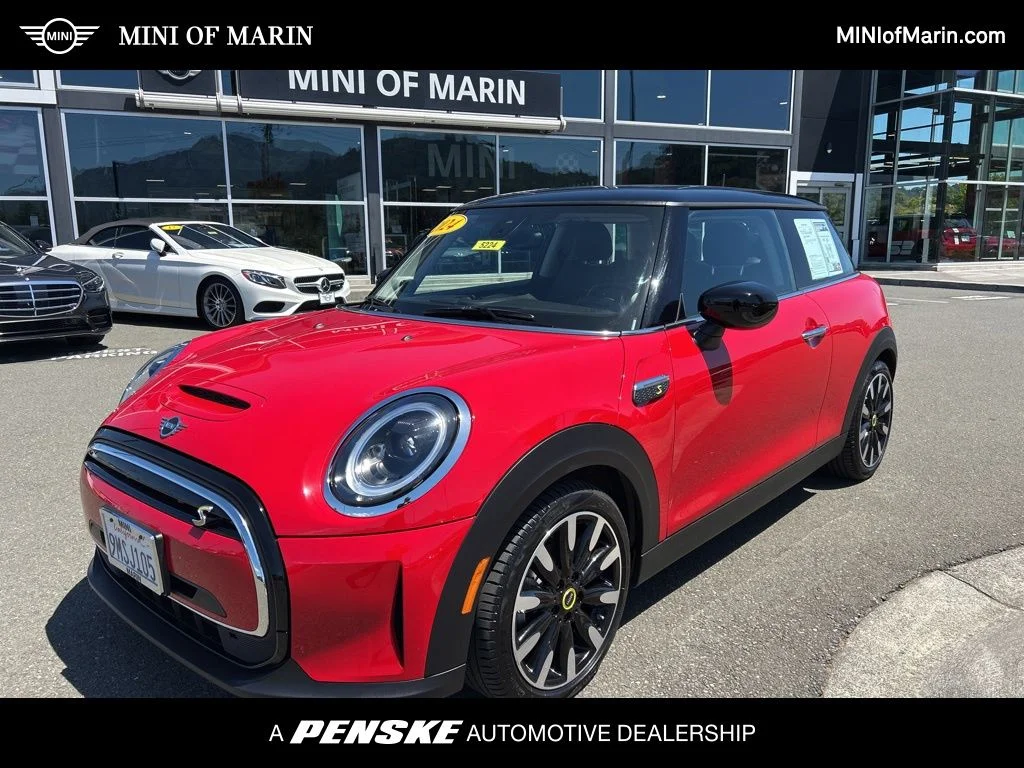 2024 MINI Hardtop Cooper SE's photo