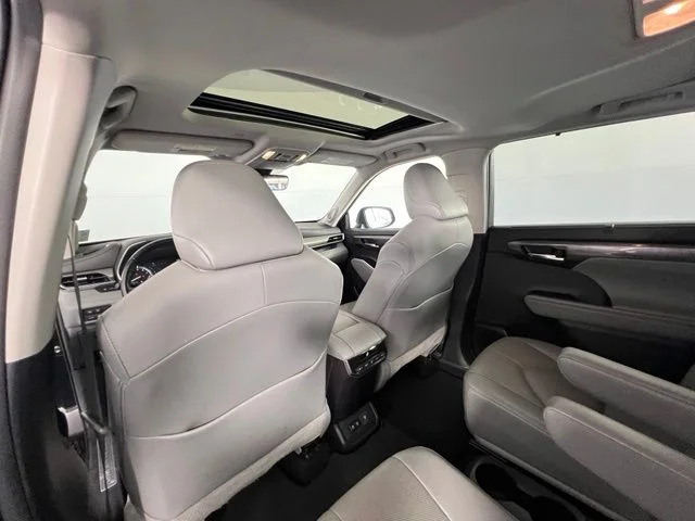 2021 Toyota Highlander Limited - Photo 15