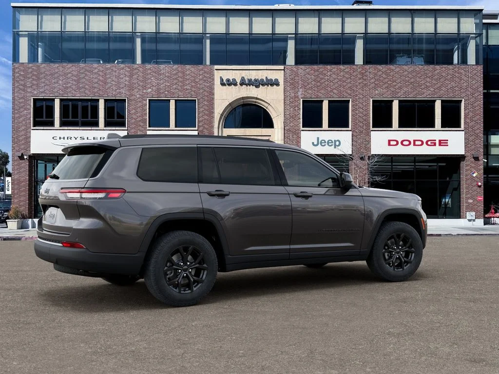 New 2026 Baltic Gray Metallic Clear-Coat Exterior Paint Jeep Altitude image 4