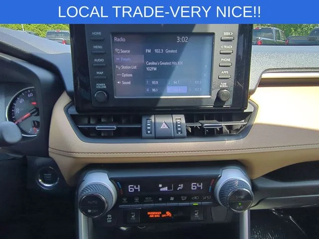 Used 2019 White Toyota XLE Premium image 24