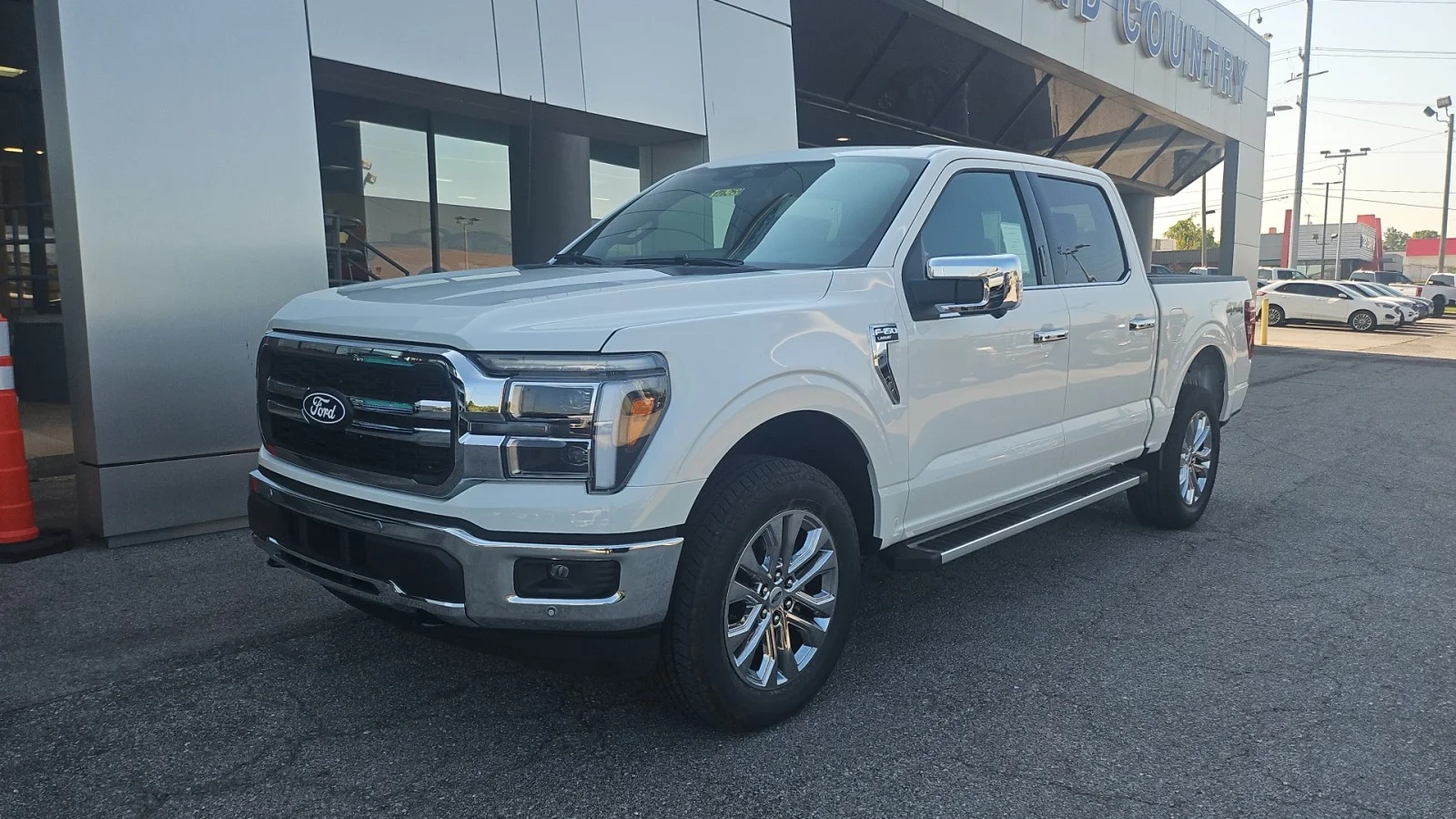 New 2026 Star White Metallic Tri-Coat Ford Lariat 4WD image 8