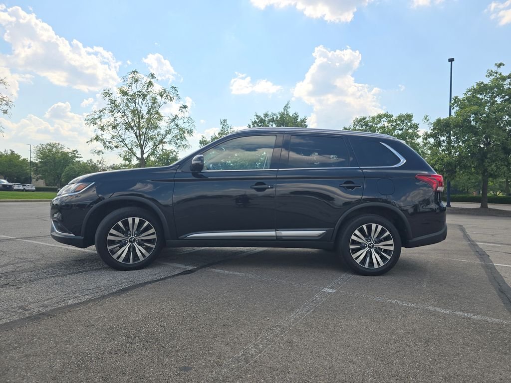 Used 2019 Labrador Black Metallic Mitsubishi  image 10